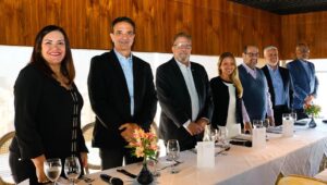 Mesa: Cláudia Sacalina Camargo, Marcos Machini, Álvaro Fonseca, Patricia Chacon, Boris Ber, Francisco Alvarez Filho e Gilberto Januário